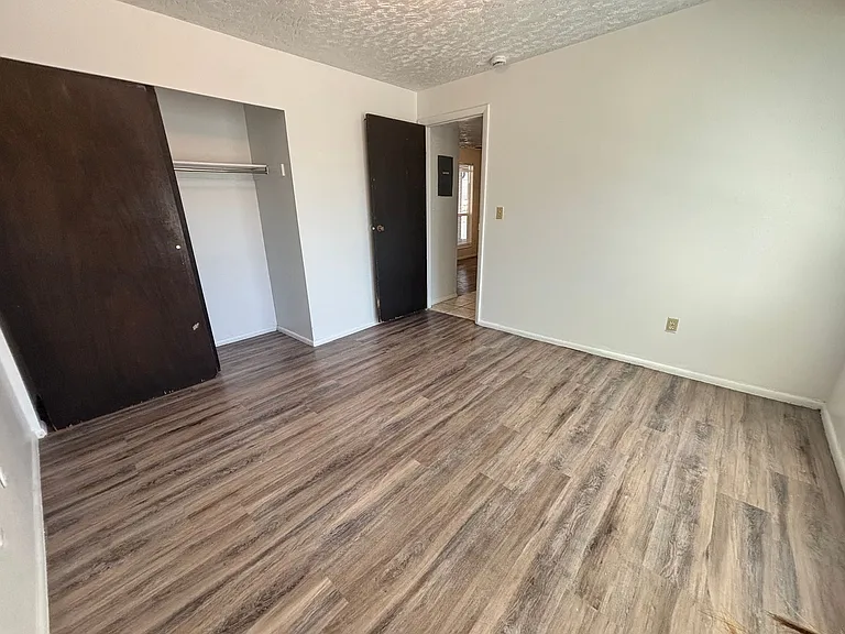 1165 Edgewood Dr — Photo 32