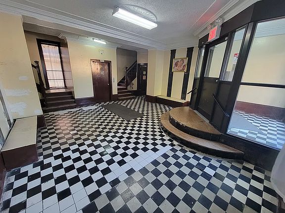 5th image of 644 W 185th St APT 4E