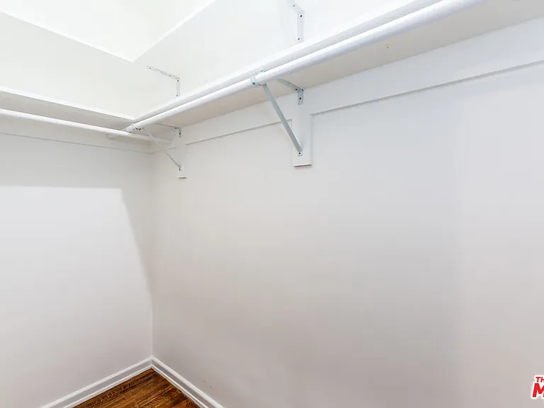 252 S Canon Dr — Photo 20