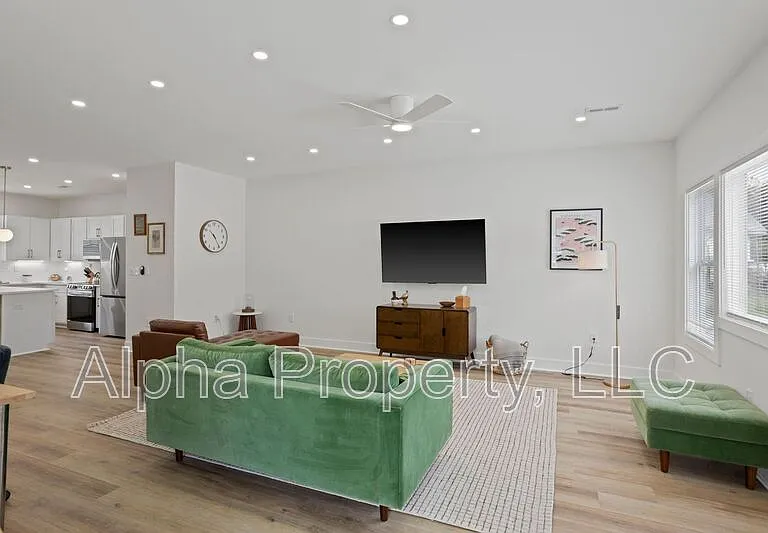 5 McDade St #A — Photo 5
