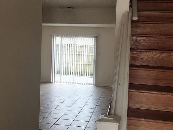 SPLIT STAIRWELL