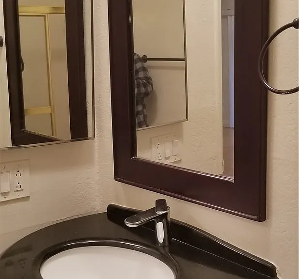 18530 Hatteras St #102 — Photo 7