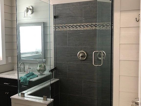 Downstairs Full Bath