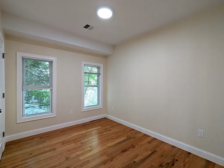 2 Sacramento Pl #2 — Photo 17