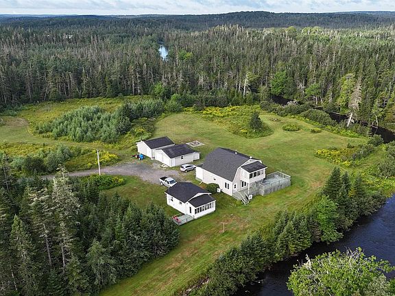 3rd image of 1235 Loch Lomond Rd