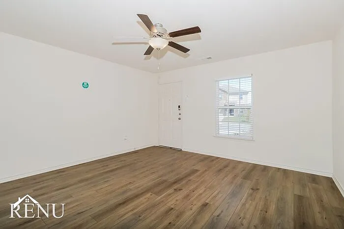 220 Crescent Park Dr — Photo 17