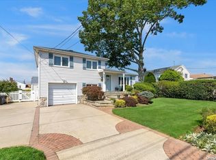 327 Unqua Rd, Massapequa, NY 11758