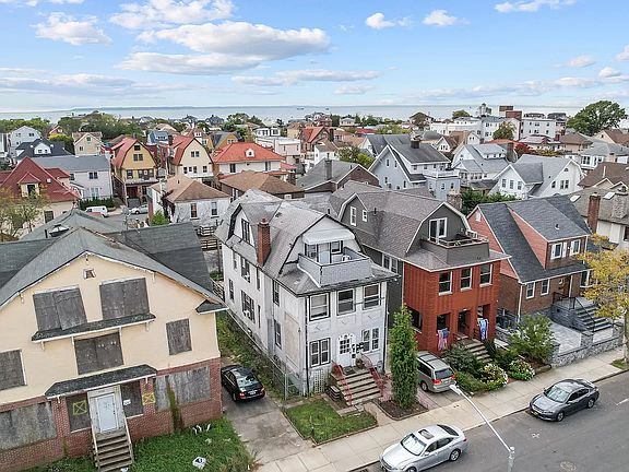 5th image of 3836 Laurel Ave