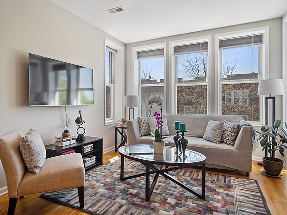 2nd image of 2942 W Belle Plaine Ave APT 3W