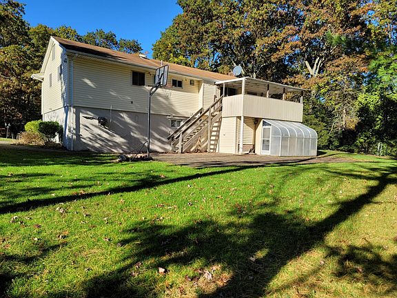 2nd image of 7 Folger Ln