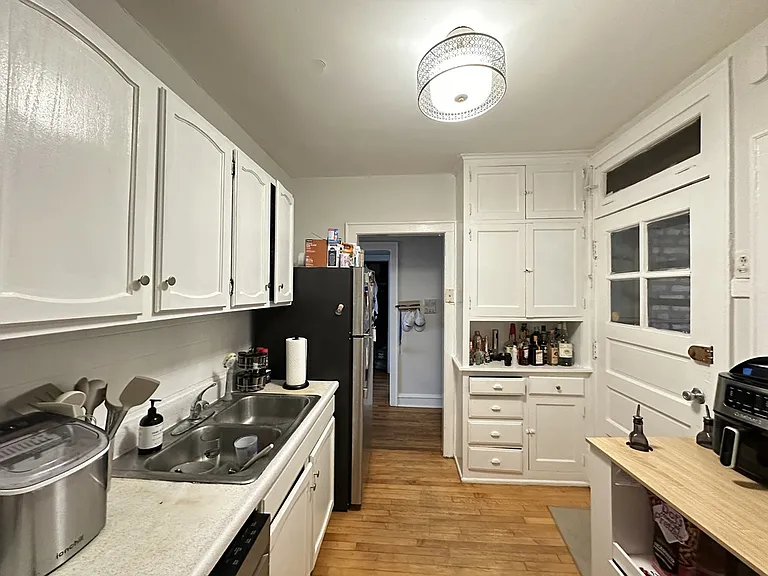 2131 W Giddings St #A3 — Photo 4