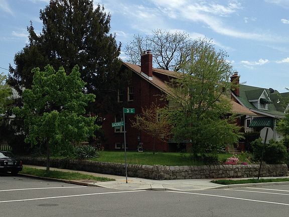 Corner lot