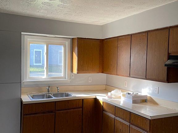2nd image of 323 W 21st St #A