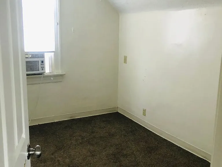 2005 Summit St — Photo 18