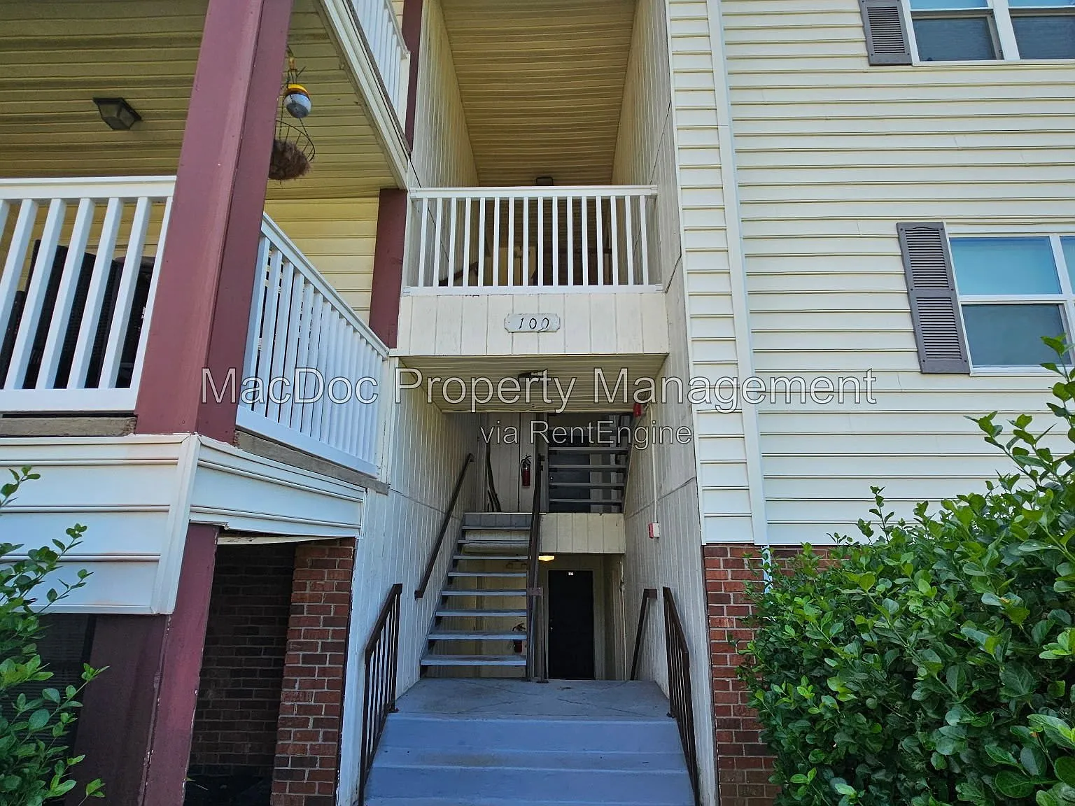 2 bed, 1.0 bath, 790 sqft, $1,745 — Photo 2