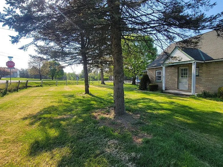 848 Stone Hill Rd — Photo 9