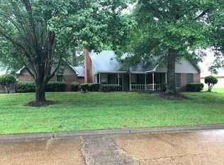 875 Robinwood Dr, Jackson, MS 39272