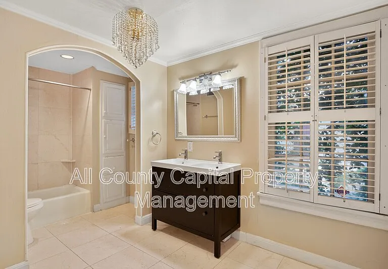 1601 W 29th St #1601 — Photo 17