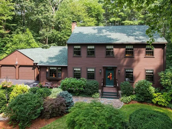 224 Pond St, Hopkinton, MA 01748