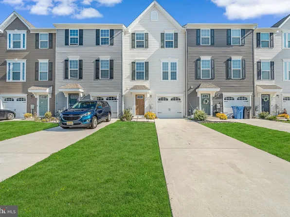 205 Dalton Dr, Swedesboro, NJ 08085