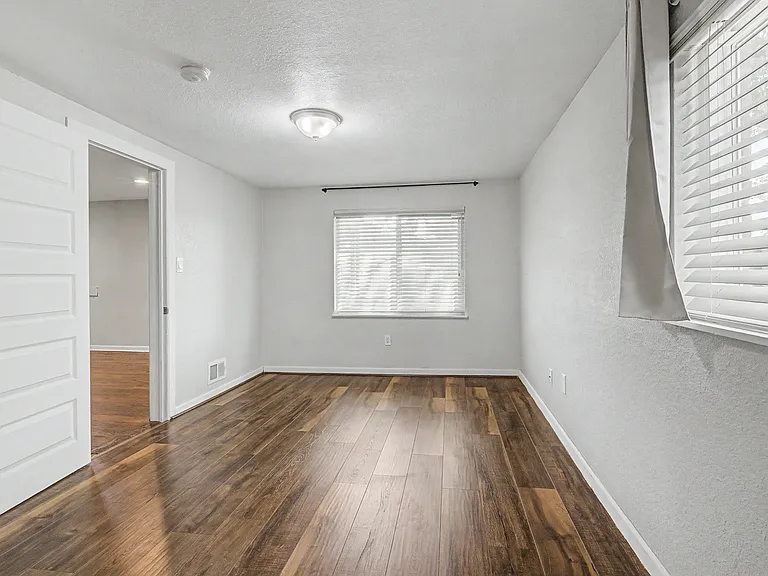 2991 Hudson St — Photo 13