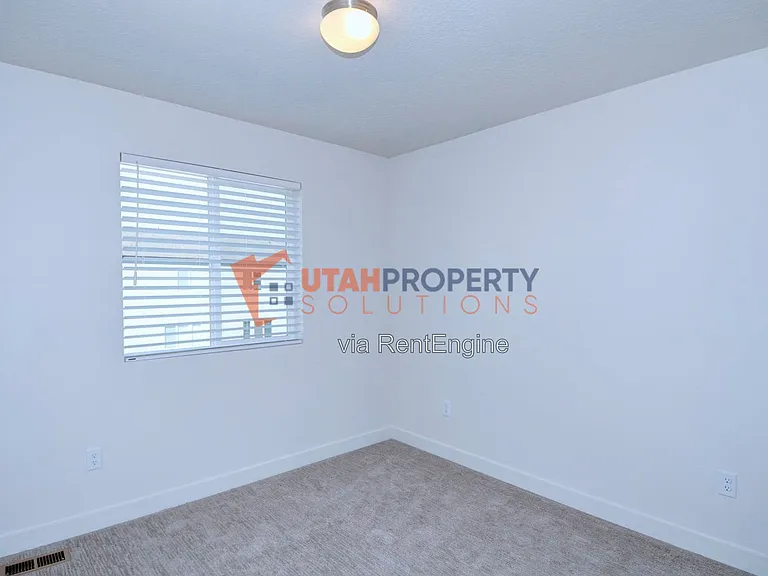 1043 W 400 S — Photo 20