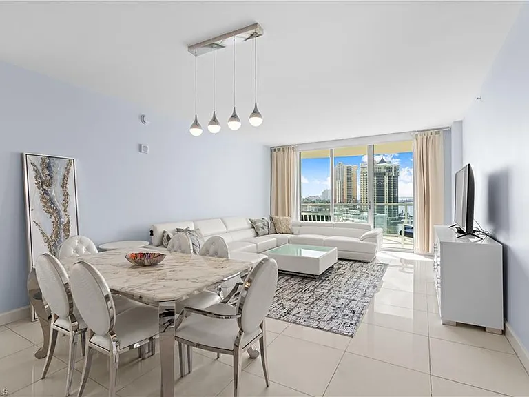3000 Oasis Grand Blvd #1101 — Photo 15