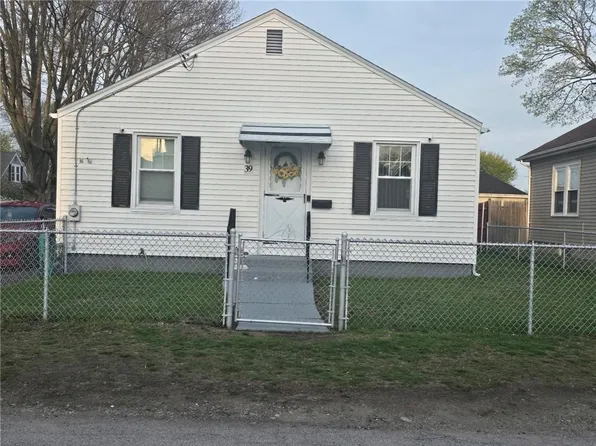 39 Clinton St, Pawtucket, RI 02861