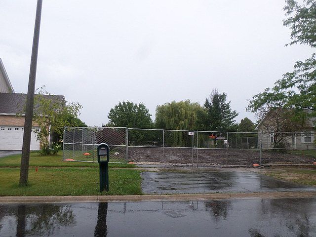 1st image of 803 Magnolia Dr