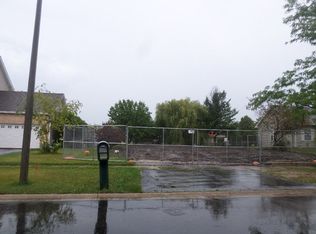 803 Magnolia Dr, North Aurora, IL 60542