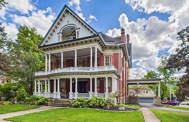 Primary listing photo