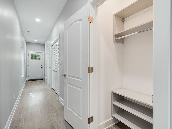 5th image of 6418 S Champlain Ave #1