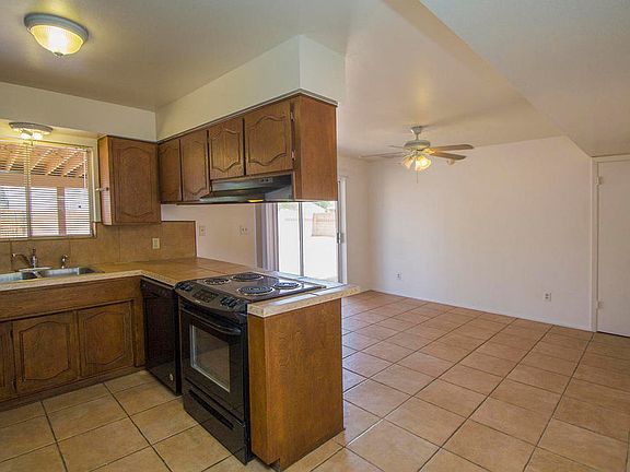 4th image of 2472 N Mi Casa Cir