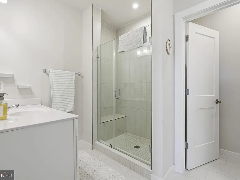 44617 Wolfhound Sq — Photo 18