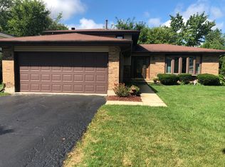 7050 Foster Rd, Downers Grove, IL 60516