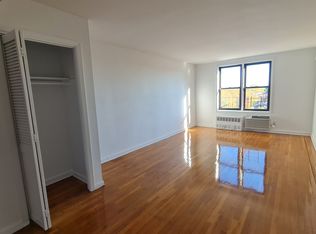 150 14th Ave #6, Whitestone, NY 11357