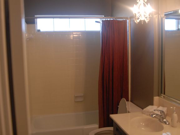 4th image of 20 Heatherwood Dr