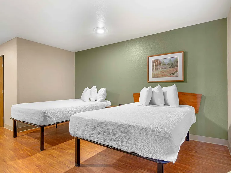 Deluxe Studio - 1 Full Bed