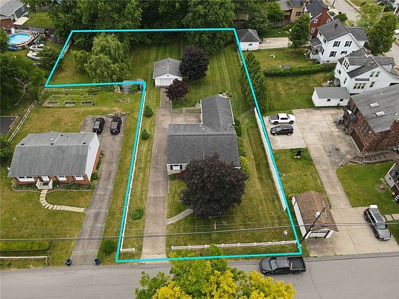 3rd image of 400 1st St