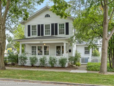 241 W Van Buren Ave, Naperville, IL, 60540