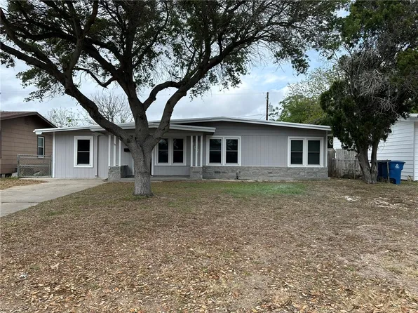 107 Holly Dr, Portland, TX 78374