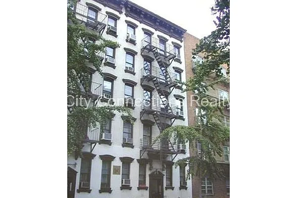 Rented by City Connections Realty | media 18