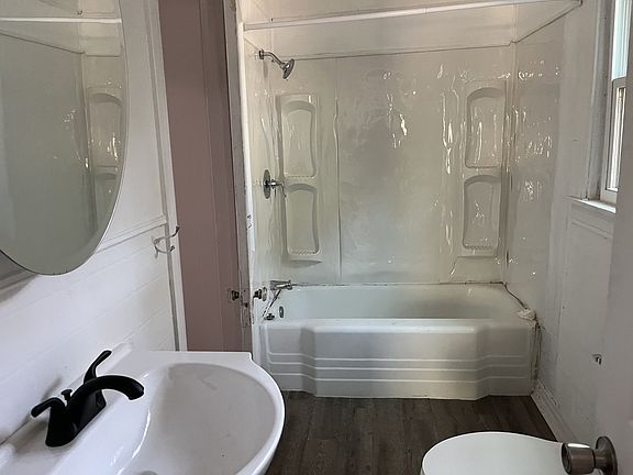 5th image of 1504 Earl St #1