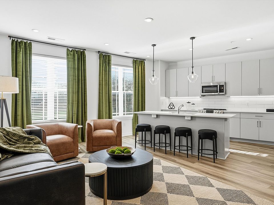 1st image of 707 26th Ave N APT 210