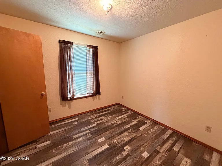 623 Valley View St — Photo 8