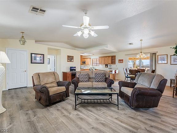 5th image of 3631 S Blagg Rd