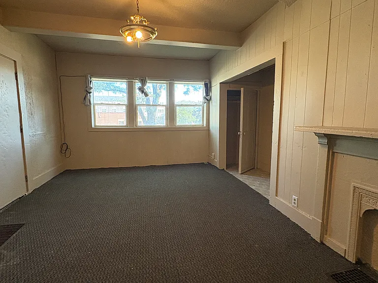600 1st St SW #105 — Photo 3