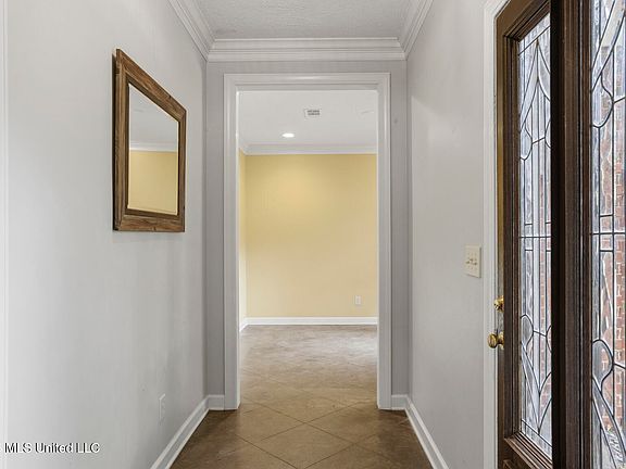 4th image of 103 Hawthorne Rdg