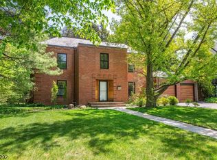 581 Ridgewood Ave, Glen Ridge, NJ 07028