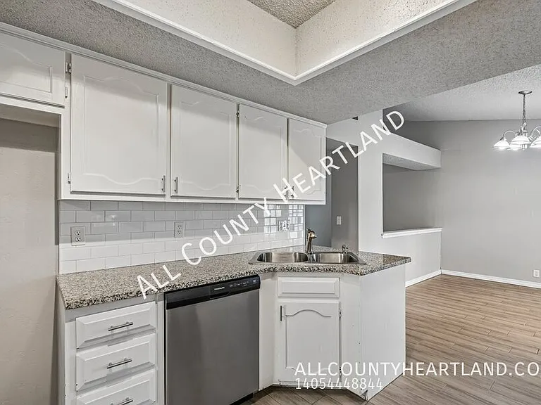 217 Cypress Dr — Photo 8